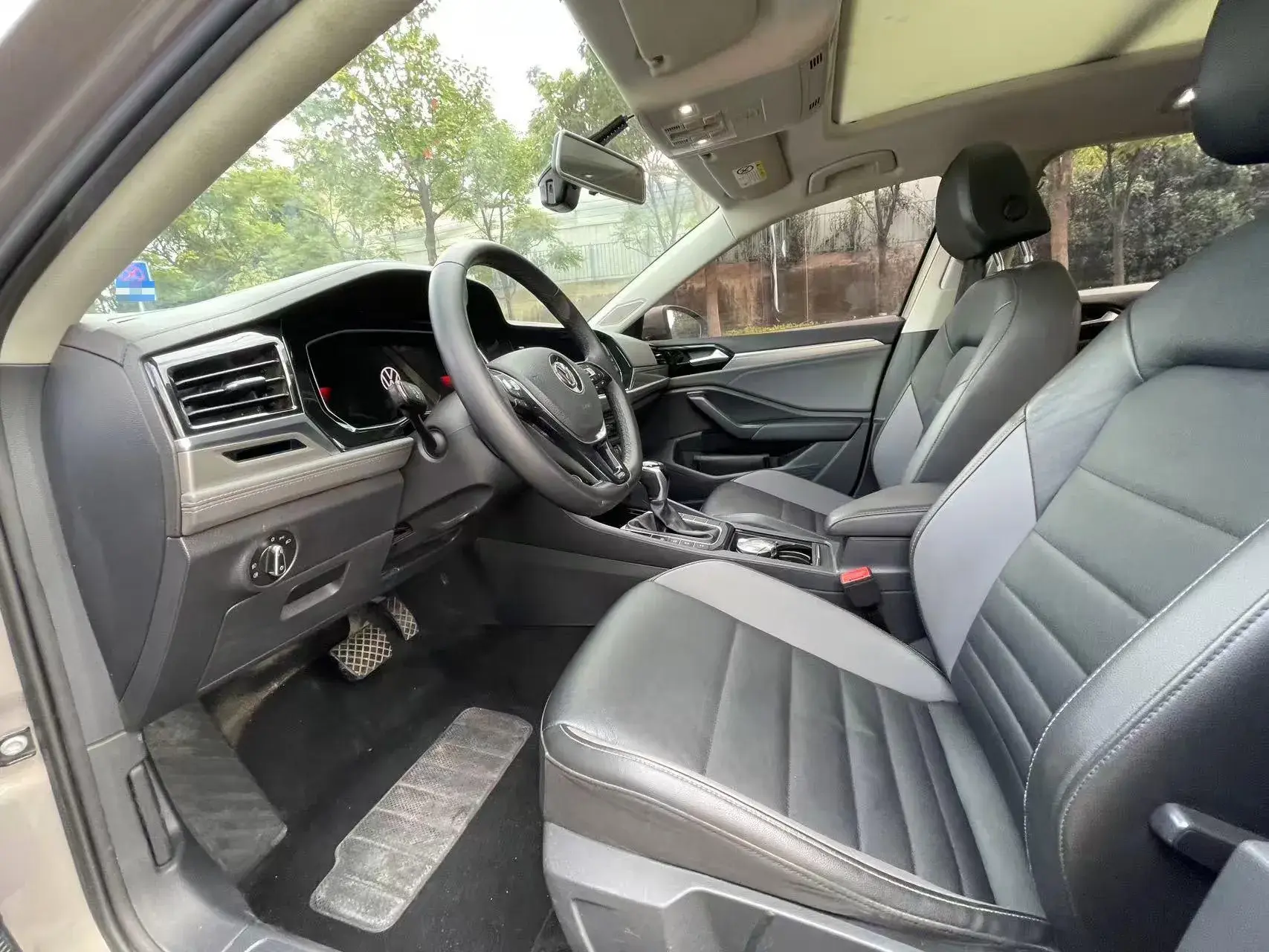 2020 VOLKSWAGEN SAGITAR thumbnail 4