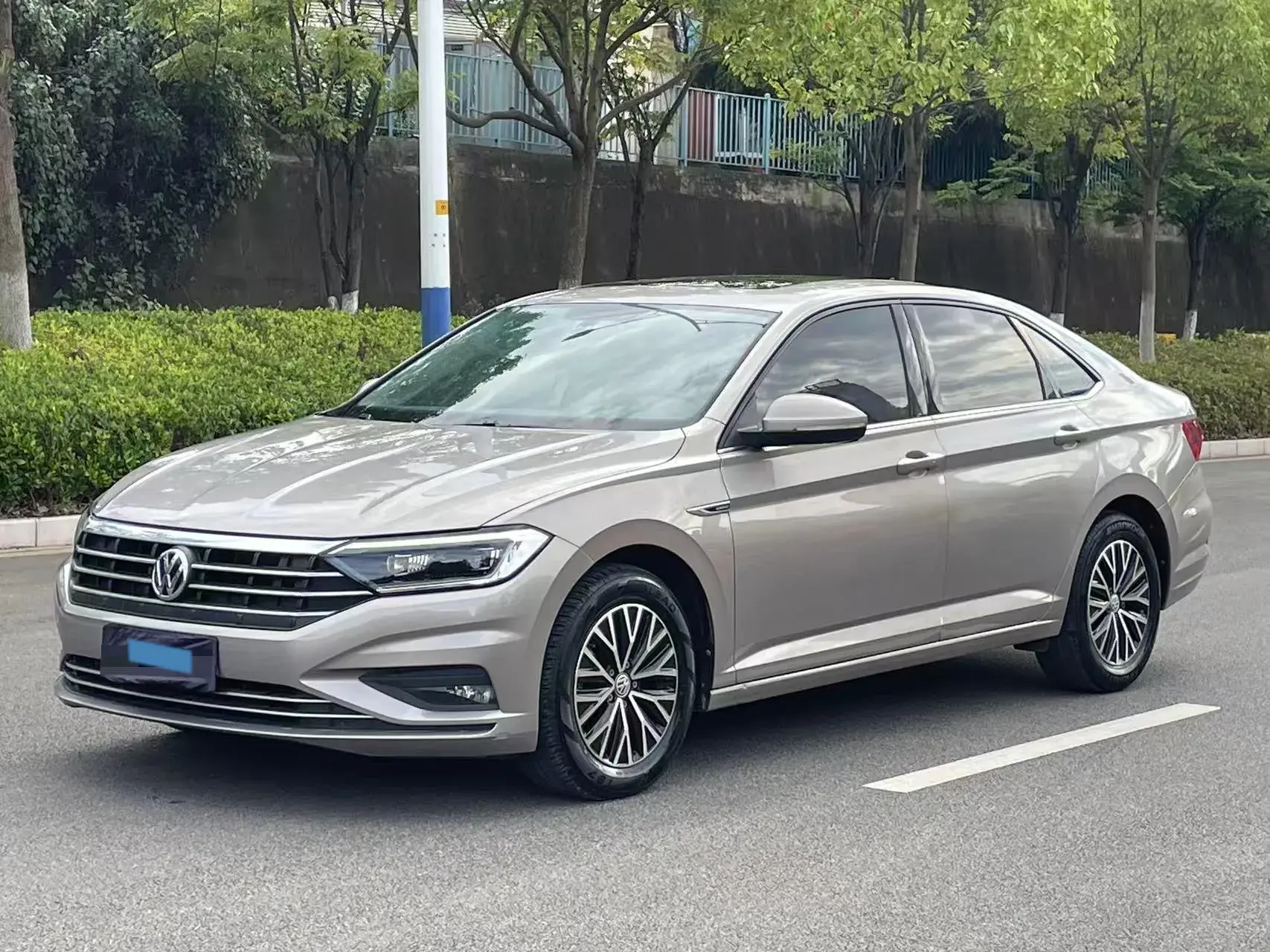 2020 VOLKSWAGEN SAGITAR view 1