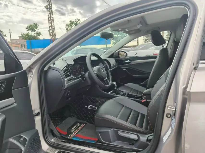 2021 VOLKSWAGEN SAGITAR thumbnail 4