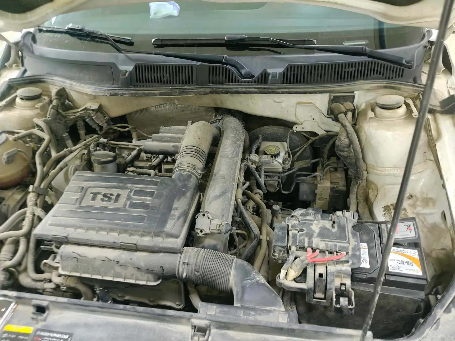 2017 VOLKSWAGEN LAVIDA thumbnail 4