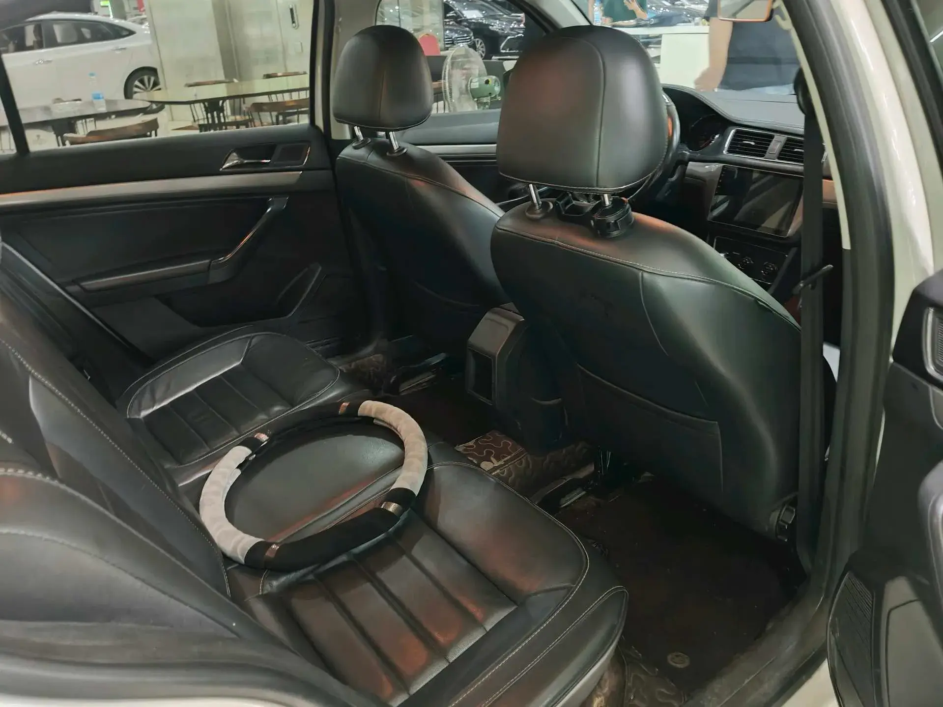 2017 VOLKSWAGEN LAVIDA thumbnail 2