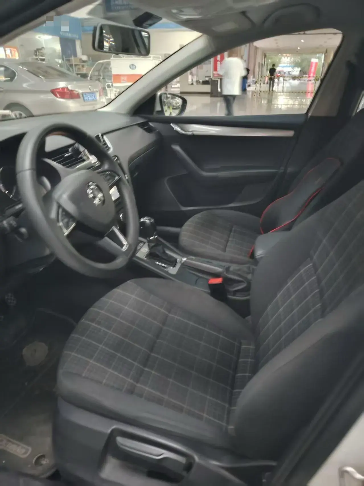 2019 SKODA OCTAVIA thumbnail 4