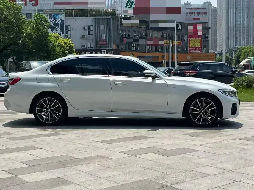 2021 BMW 3 thumbnail 3