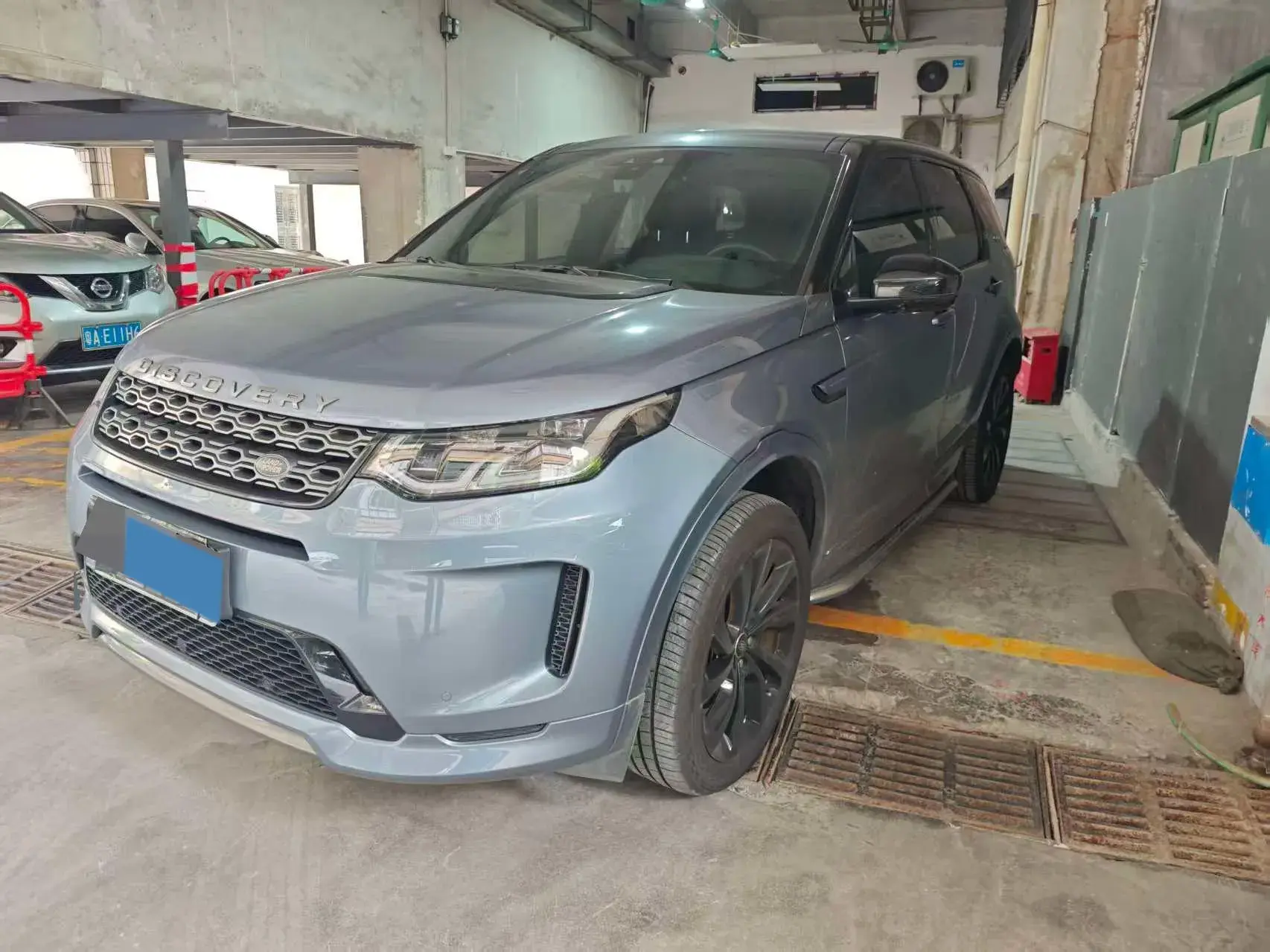 2020 LAND ROVER view 1