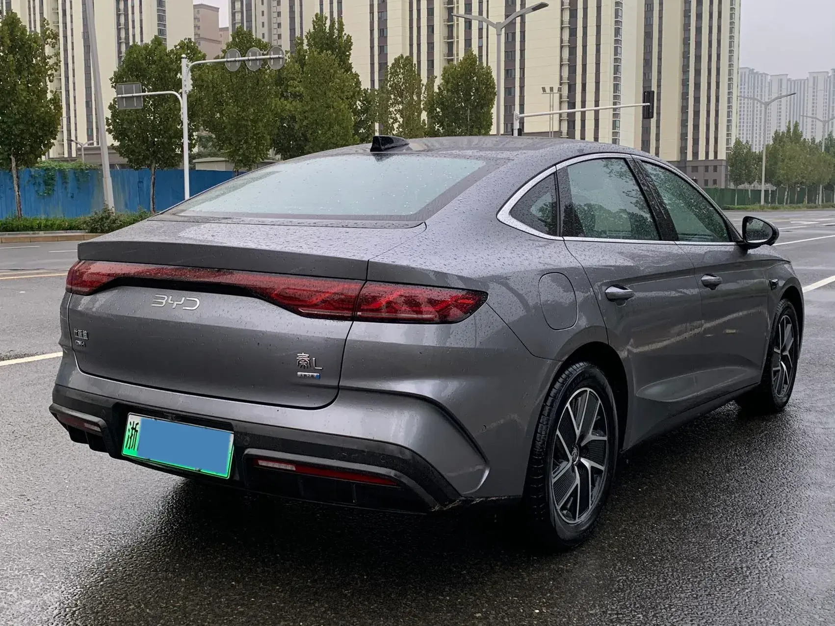 2025 BYD QINL thumbnail 4