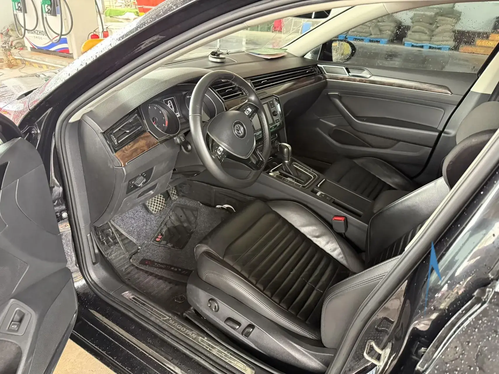 2018 VOLKSWAGEN MAGOTAN thumbnail 2