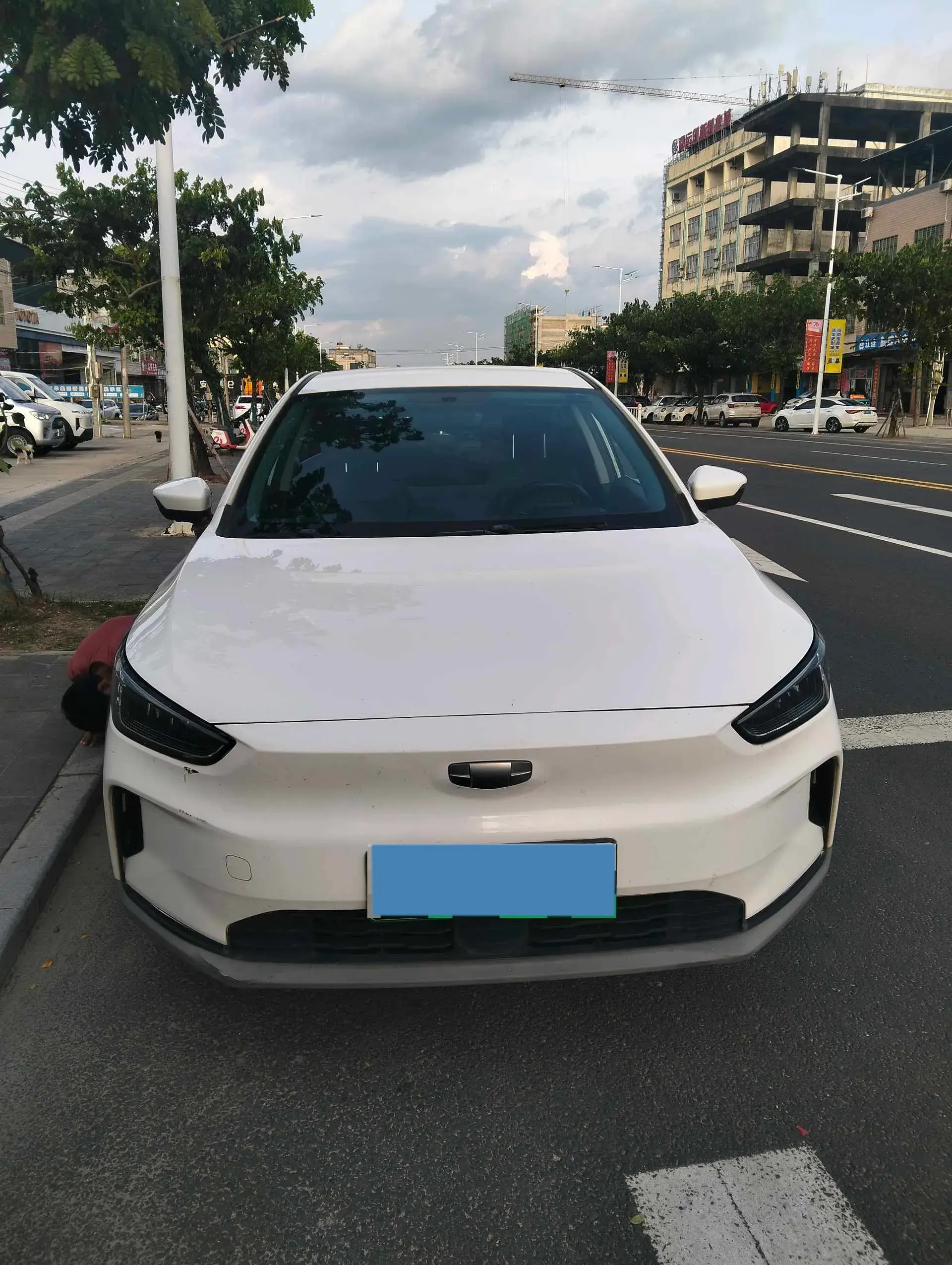 2022 GEOMETRY C thumbnail 2