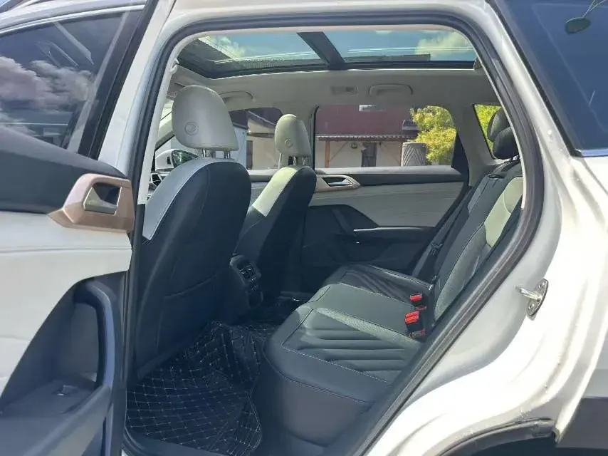 2023 VOLKSWAGEN THARU thumbnail 4