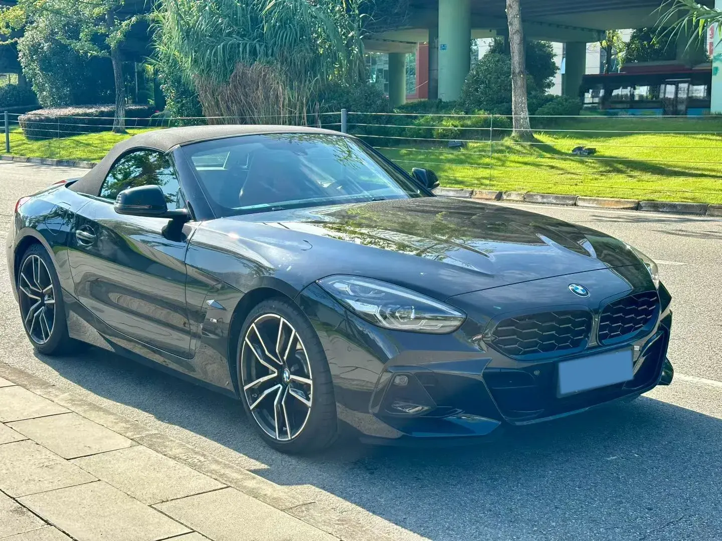 2023 BMW Z4 thumbnail 4