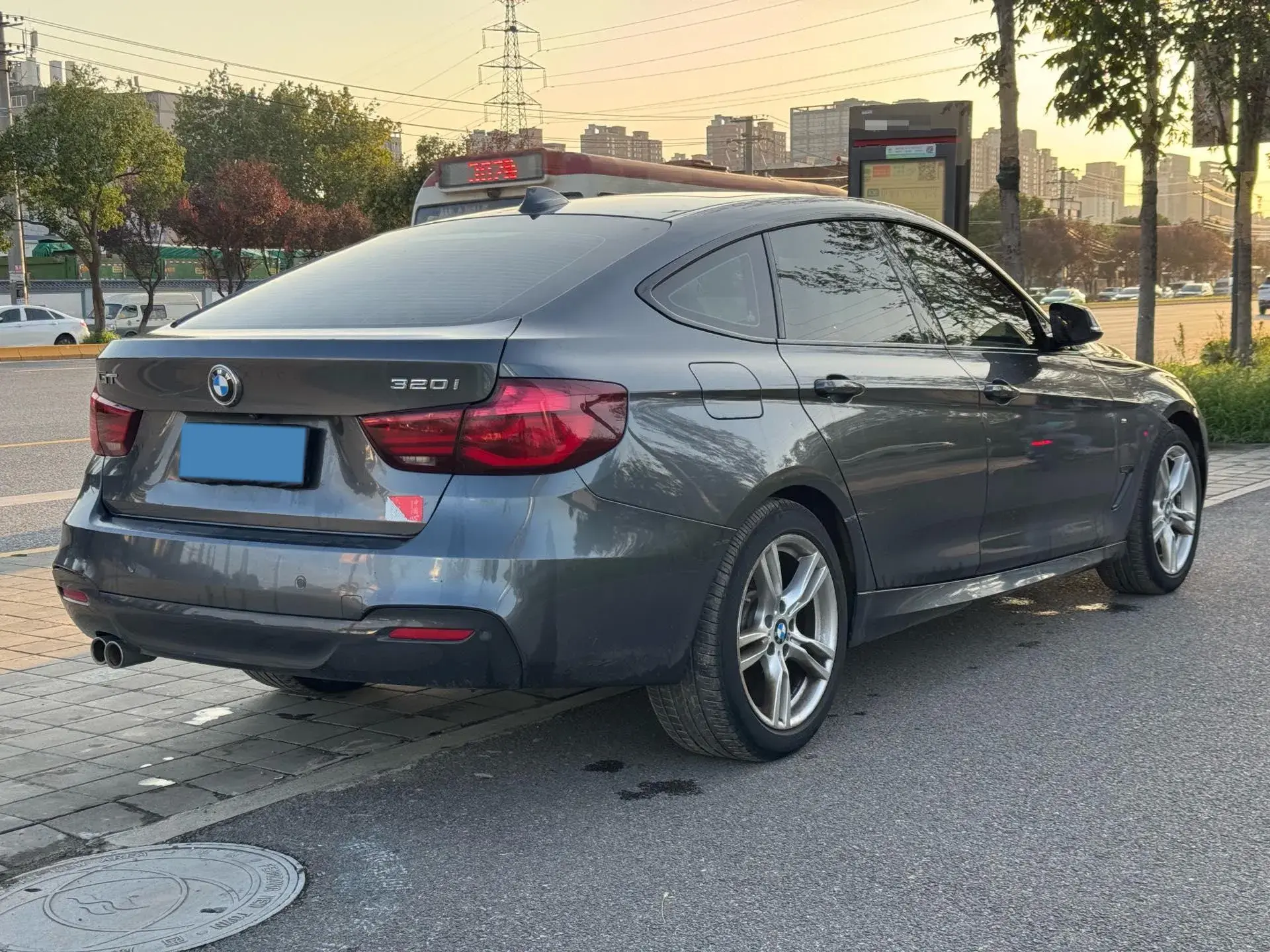 2020 BMW 3 thumbnail 3