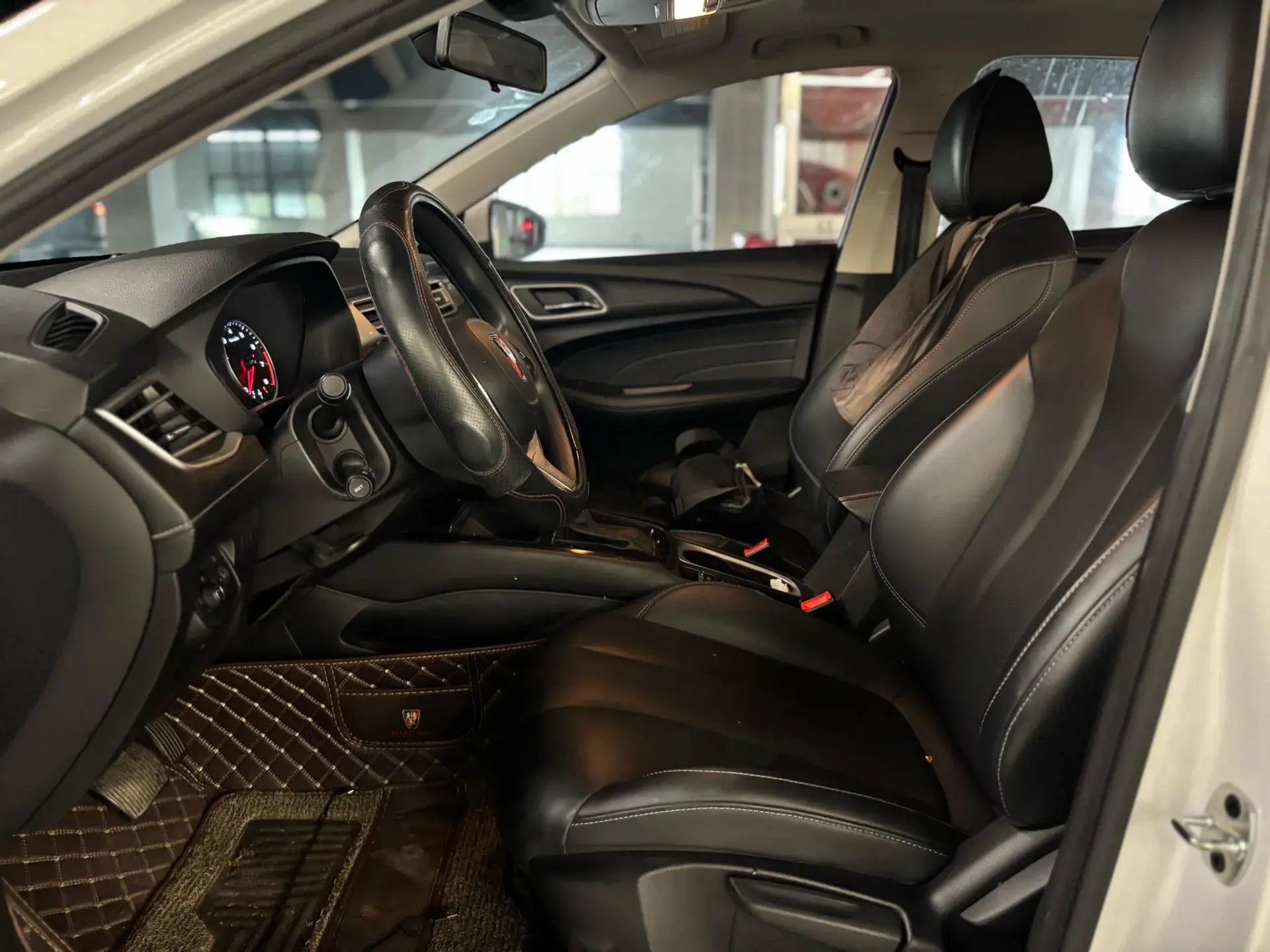 2019 ROEWE I5 thumbnail 4