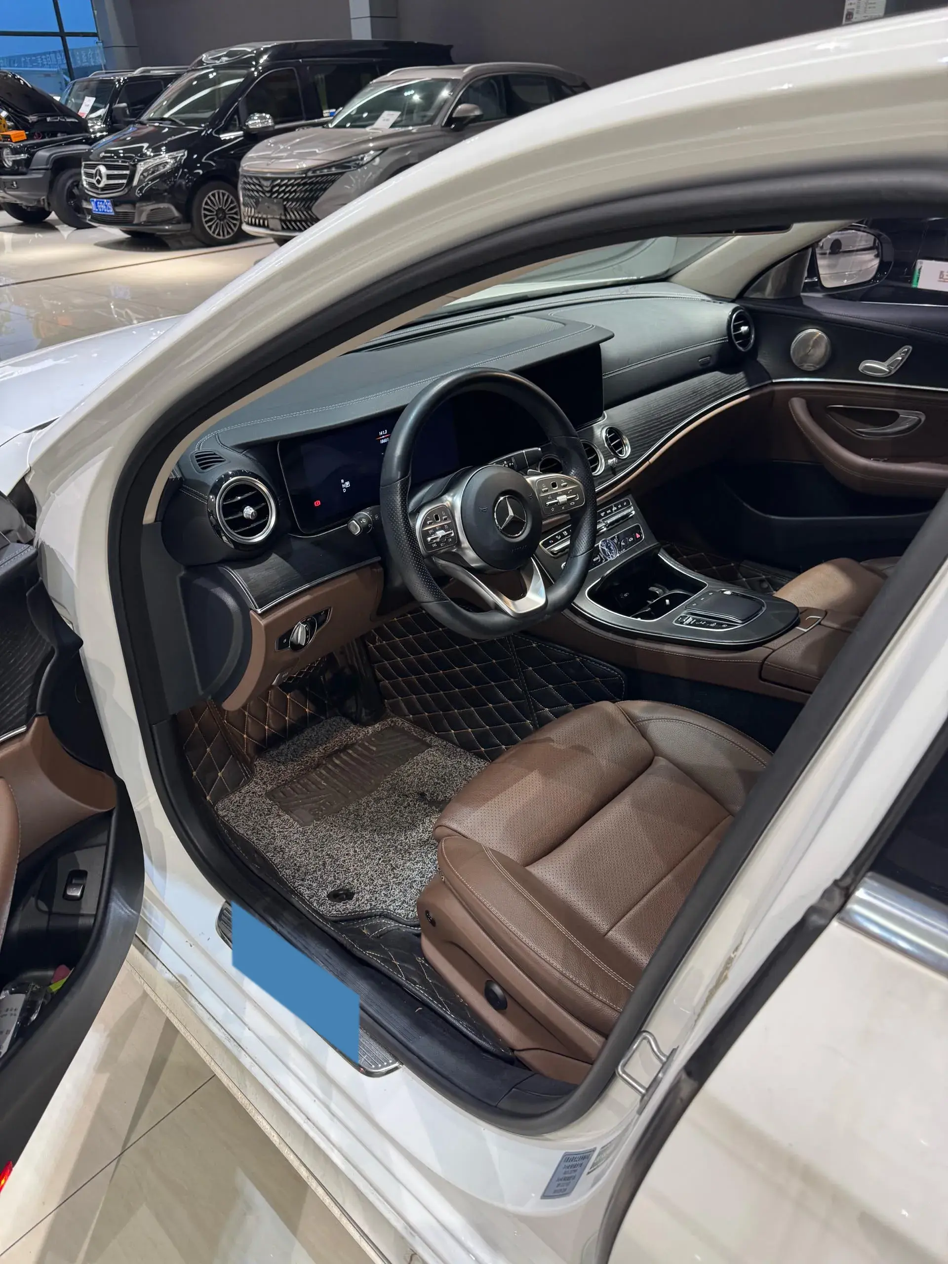 2020 MERCEDES-BENZ E thumbnail 3