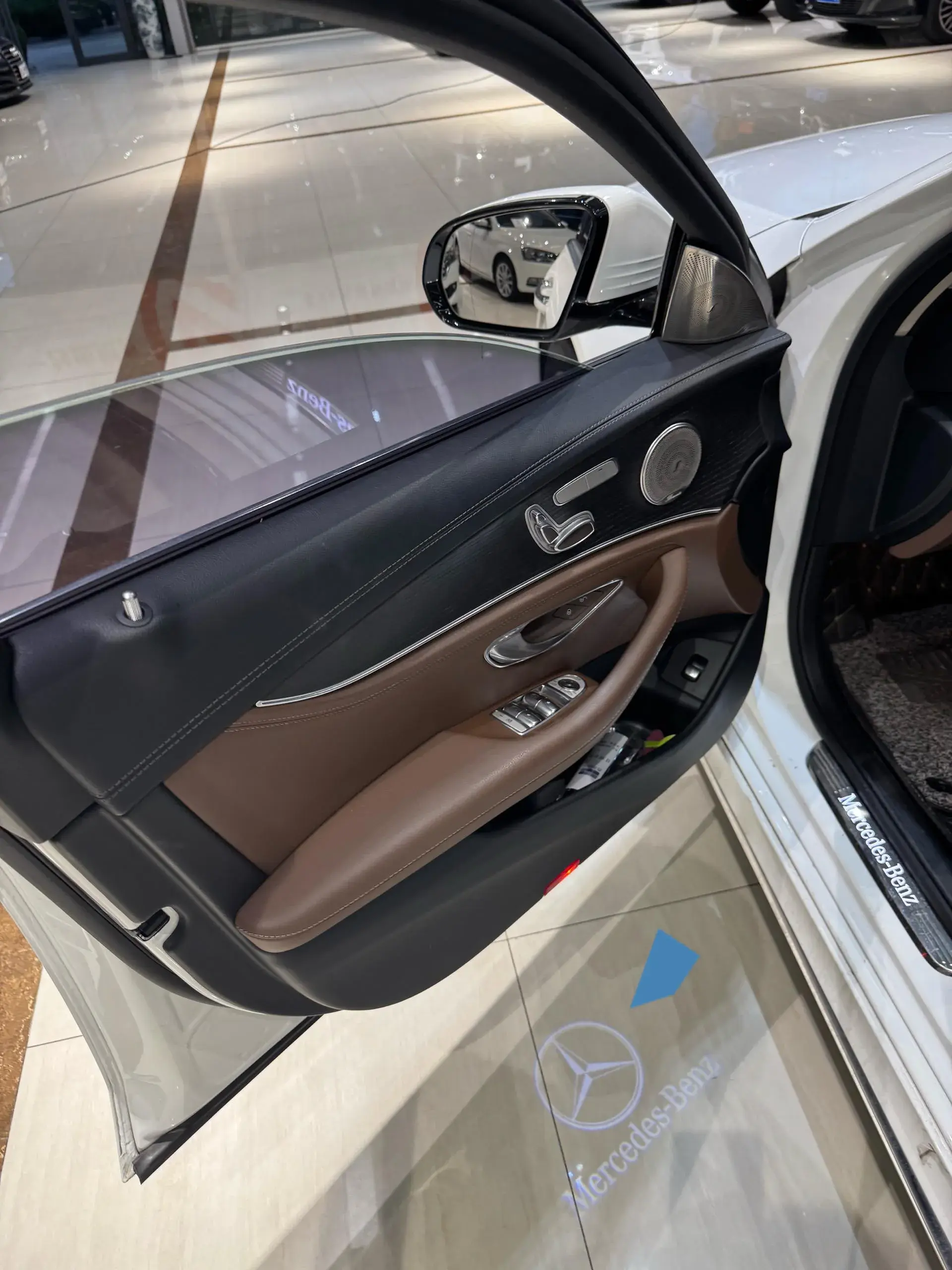 2020 MERCEDES-BENZ E thumbnail 2