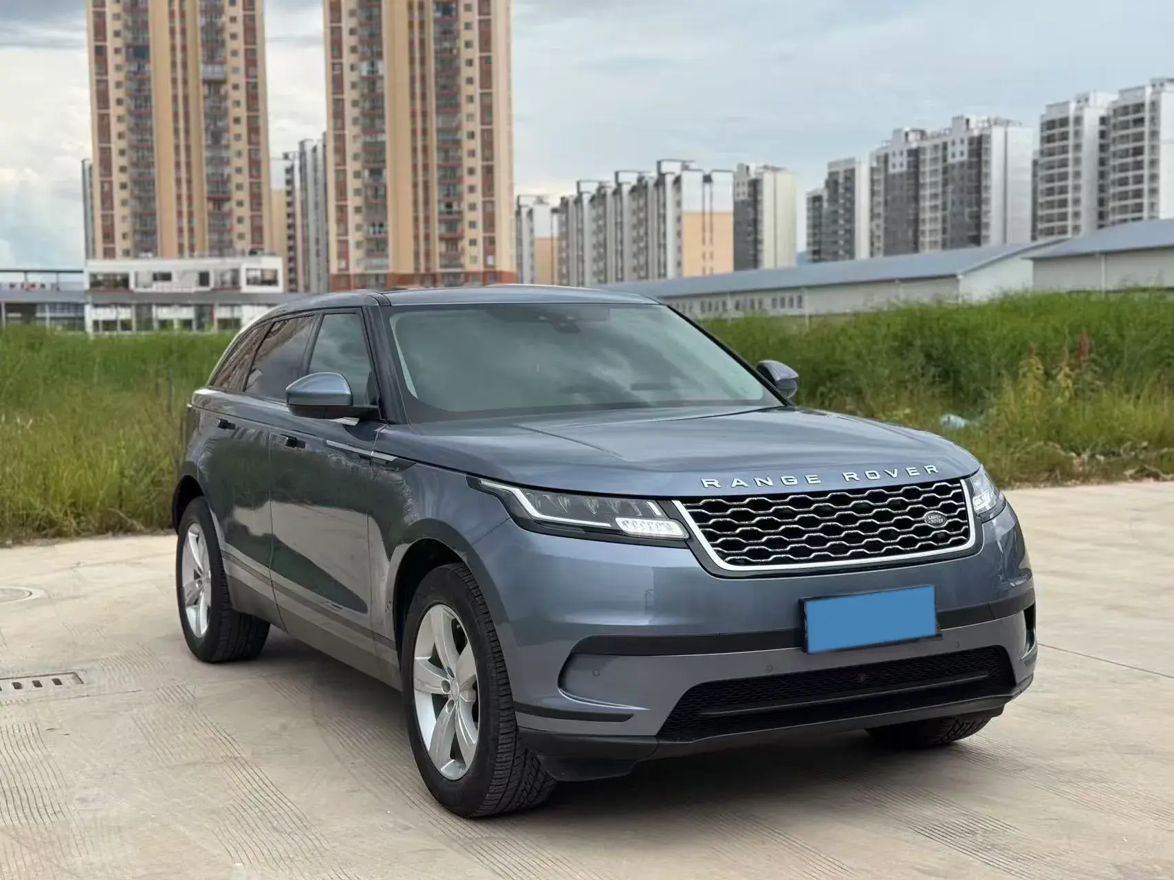 2019 LAND ROVER thumbnail 3
