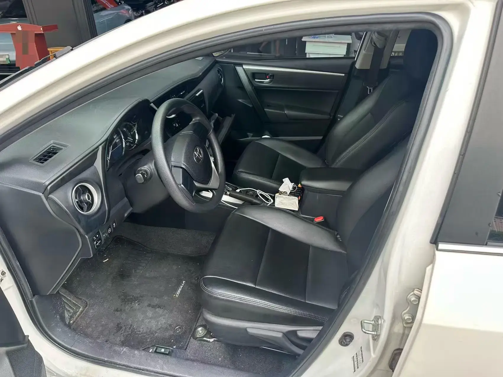 2018 TOYOTA COROLLA thumbnail 3