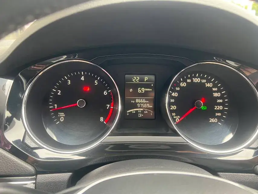 2018 VOLKSWAGEN SAGITAR thumbnail 3