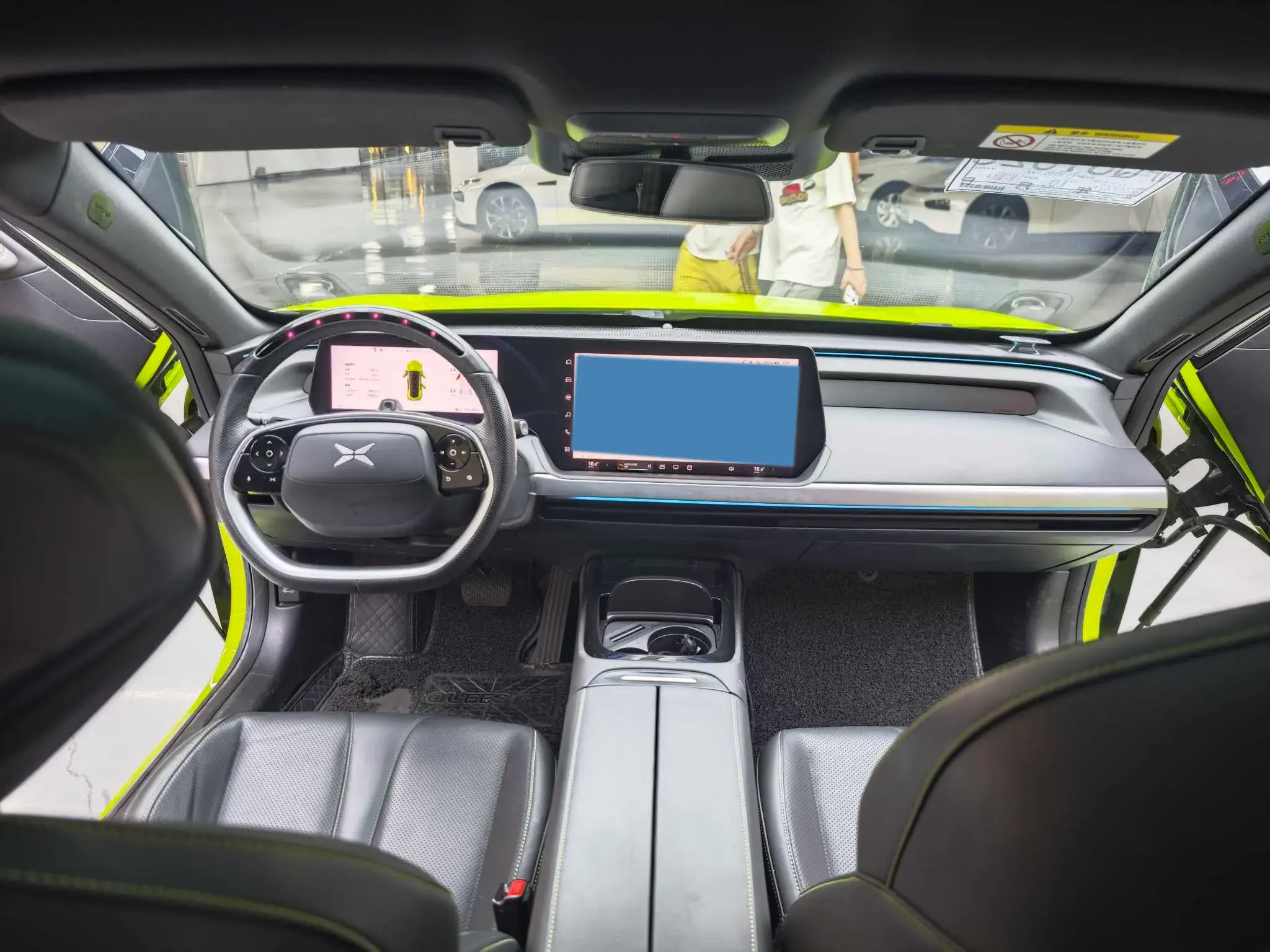 2021 XPENG P7 thumbnail 4