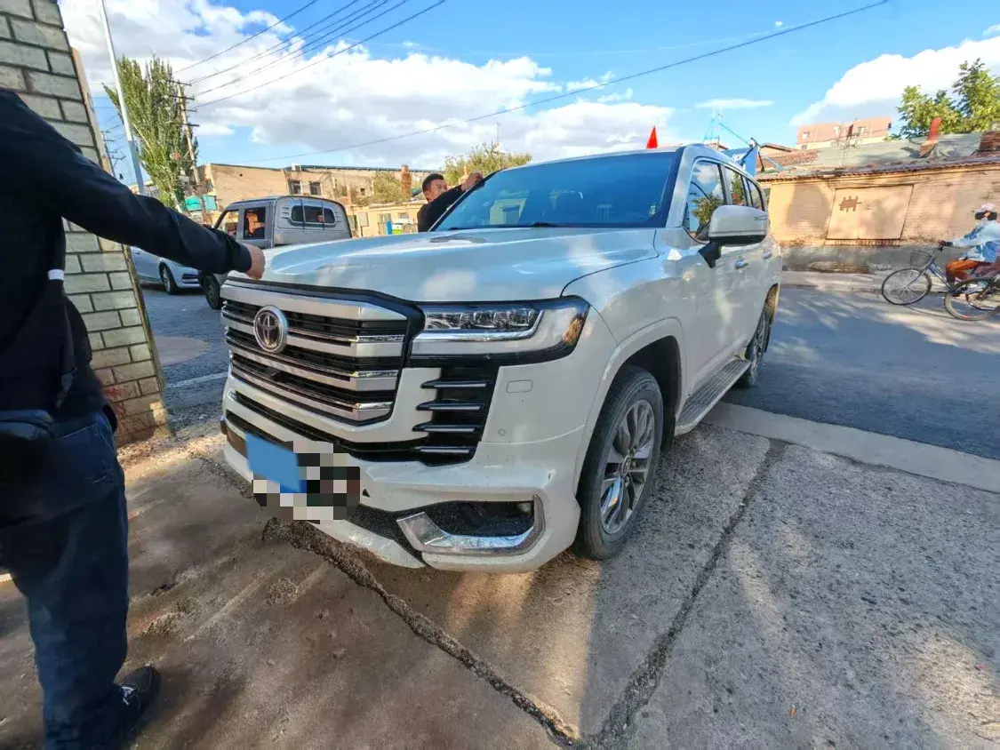 2021 CHEVROLET TRAX view 1