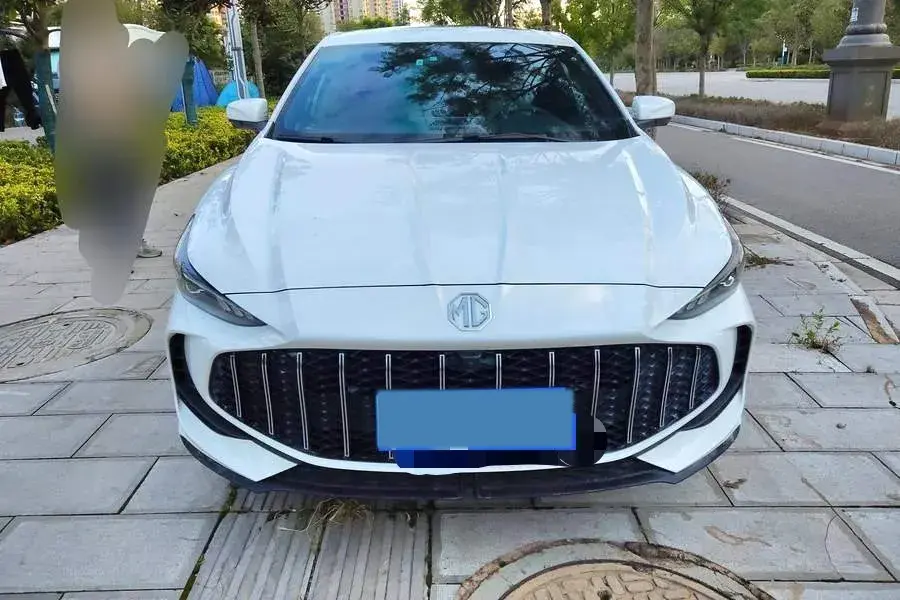 2025 MG 5 thumbnail 2