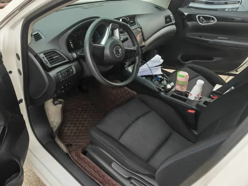 2018 NISSAN SYLPHY thumbnail 3