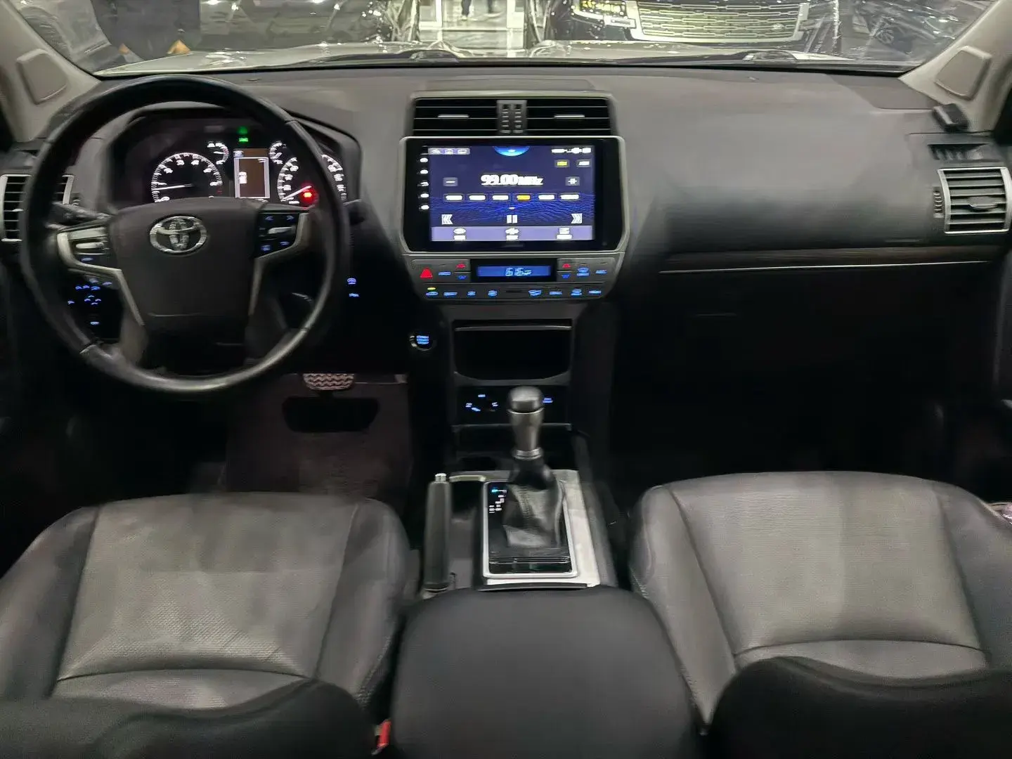 2019 TOYOTA LAND thumbnail 4