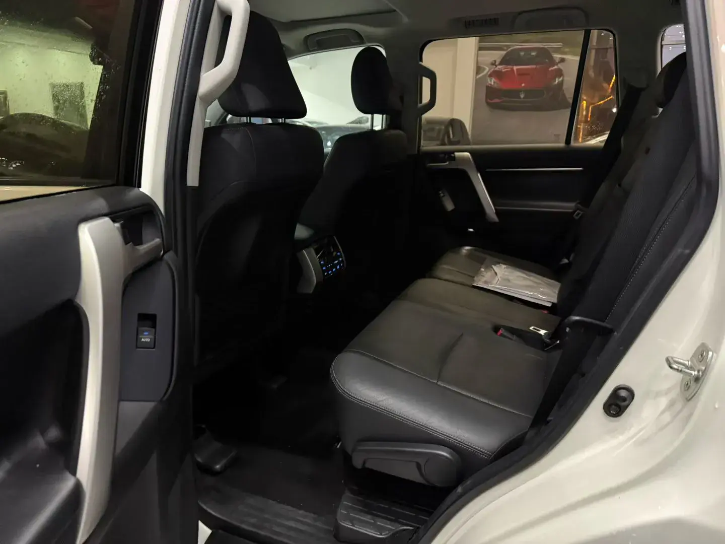 2019 TOYOTA LAND thumbnail 3