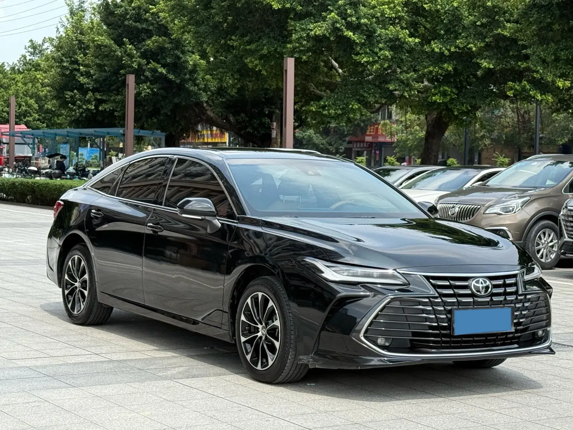 2022 TOYOTA AVALON thumbnail 3