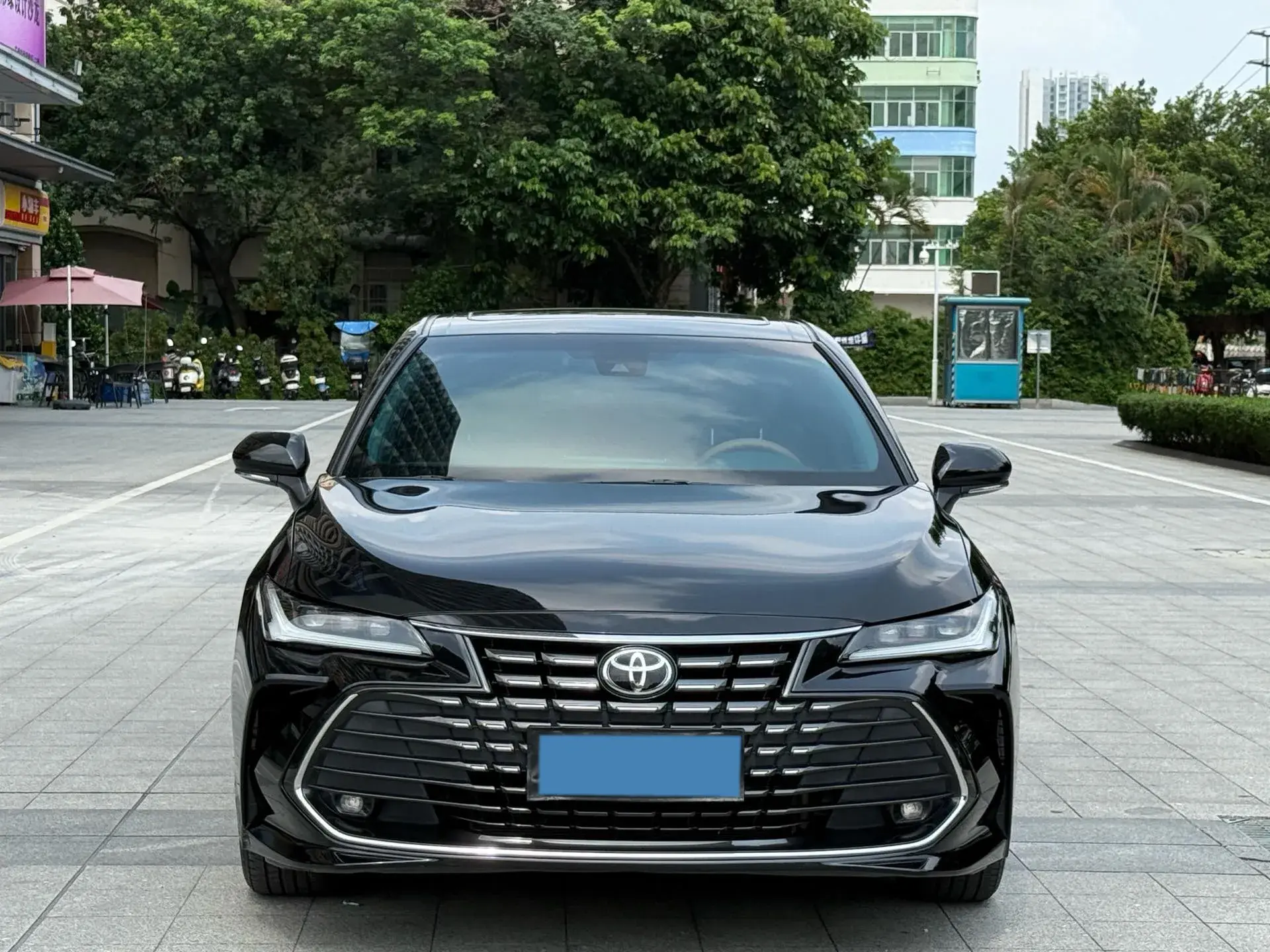 2022 TOYOTA AVALON thumbnail 2