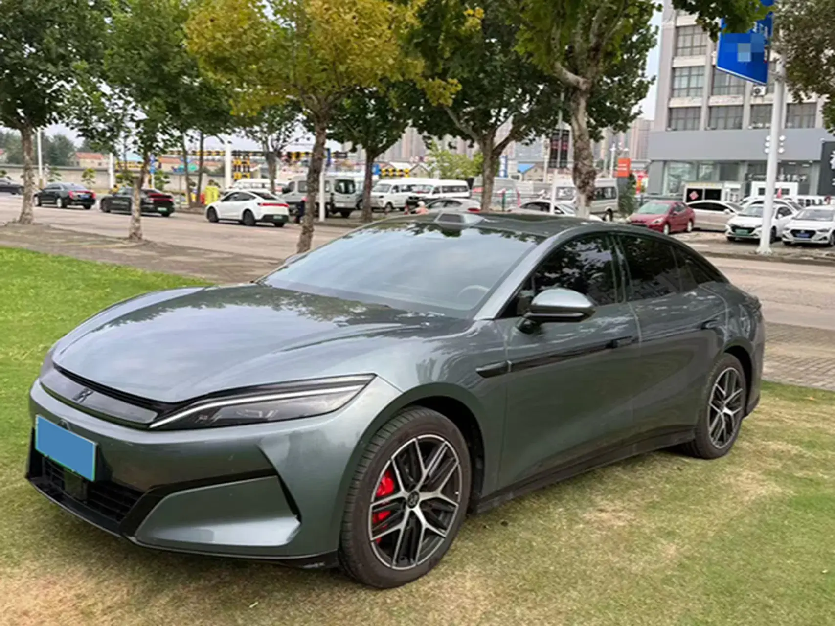 2025 BYD HANL view 1