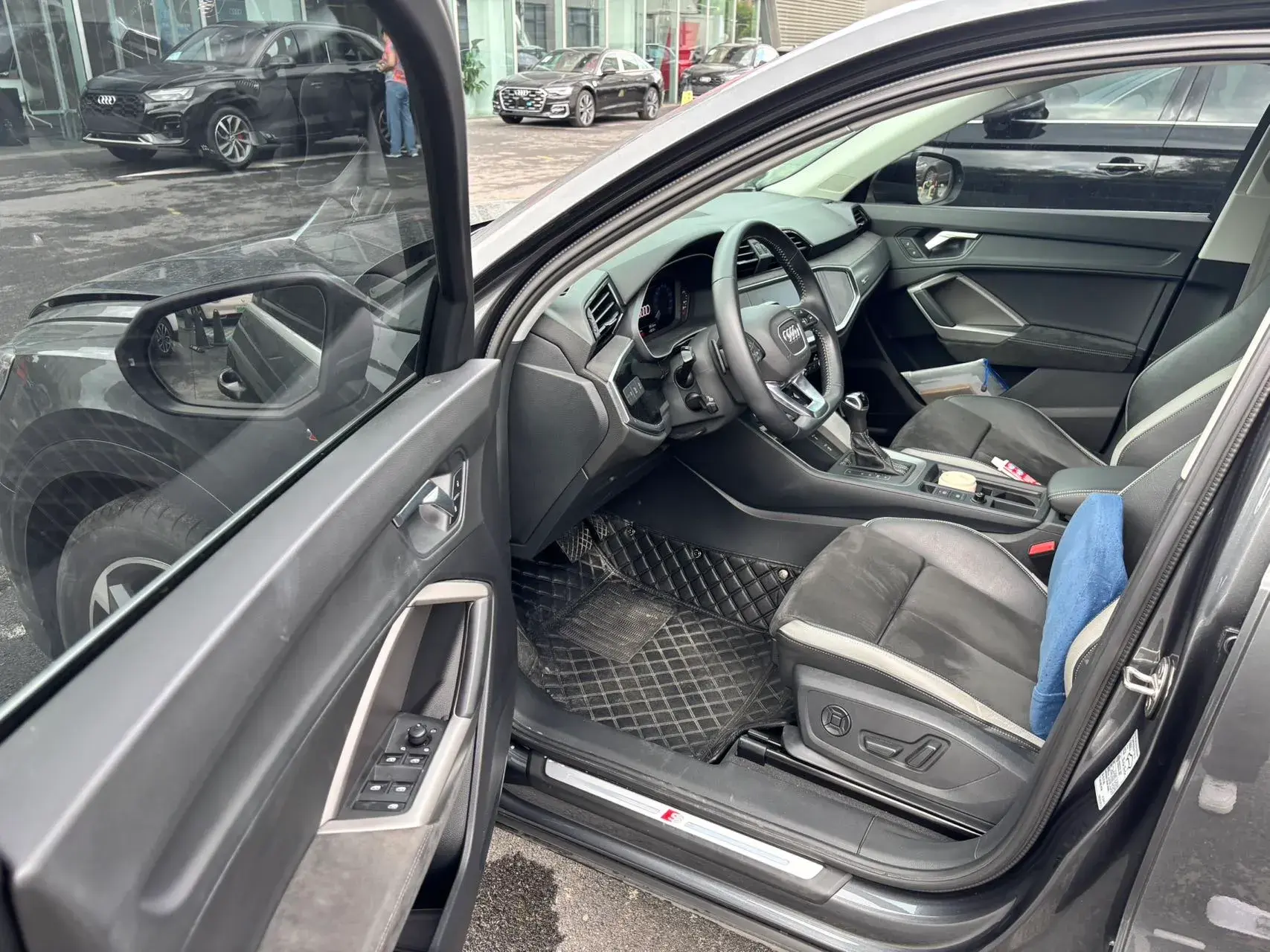 2020 AUDI Q3 thumbnail 3