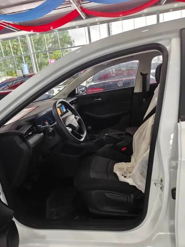 2023 ROEWE I5 thumbnail 4