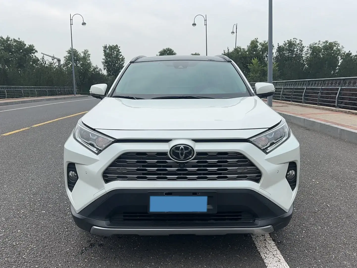 2020 TOYOTA RAV4 thumbnail 2