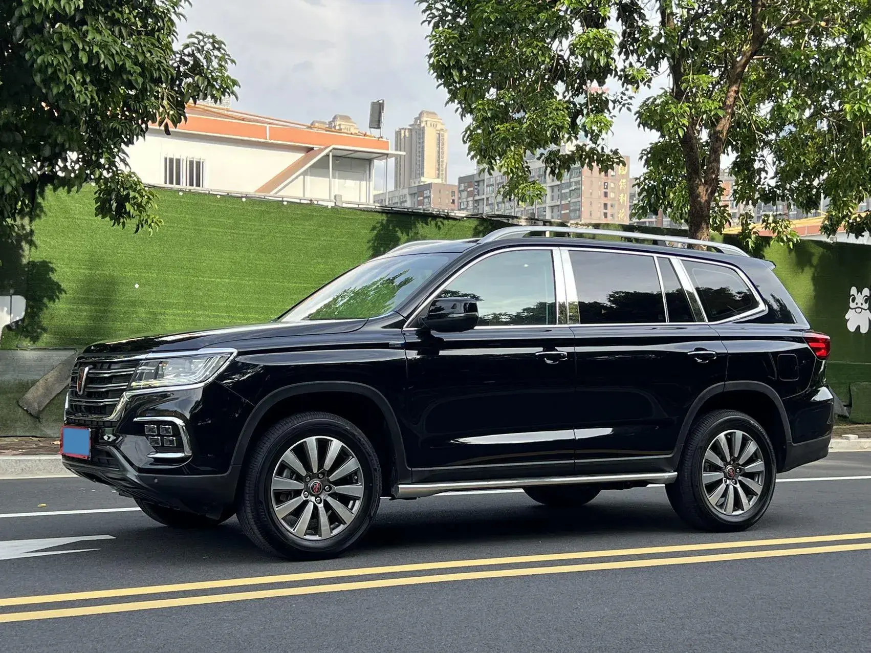 2019 ROEWE RX8 view 1