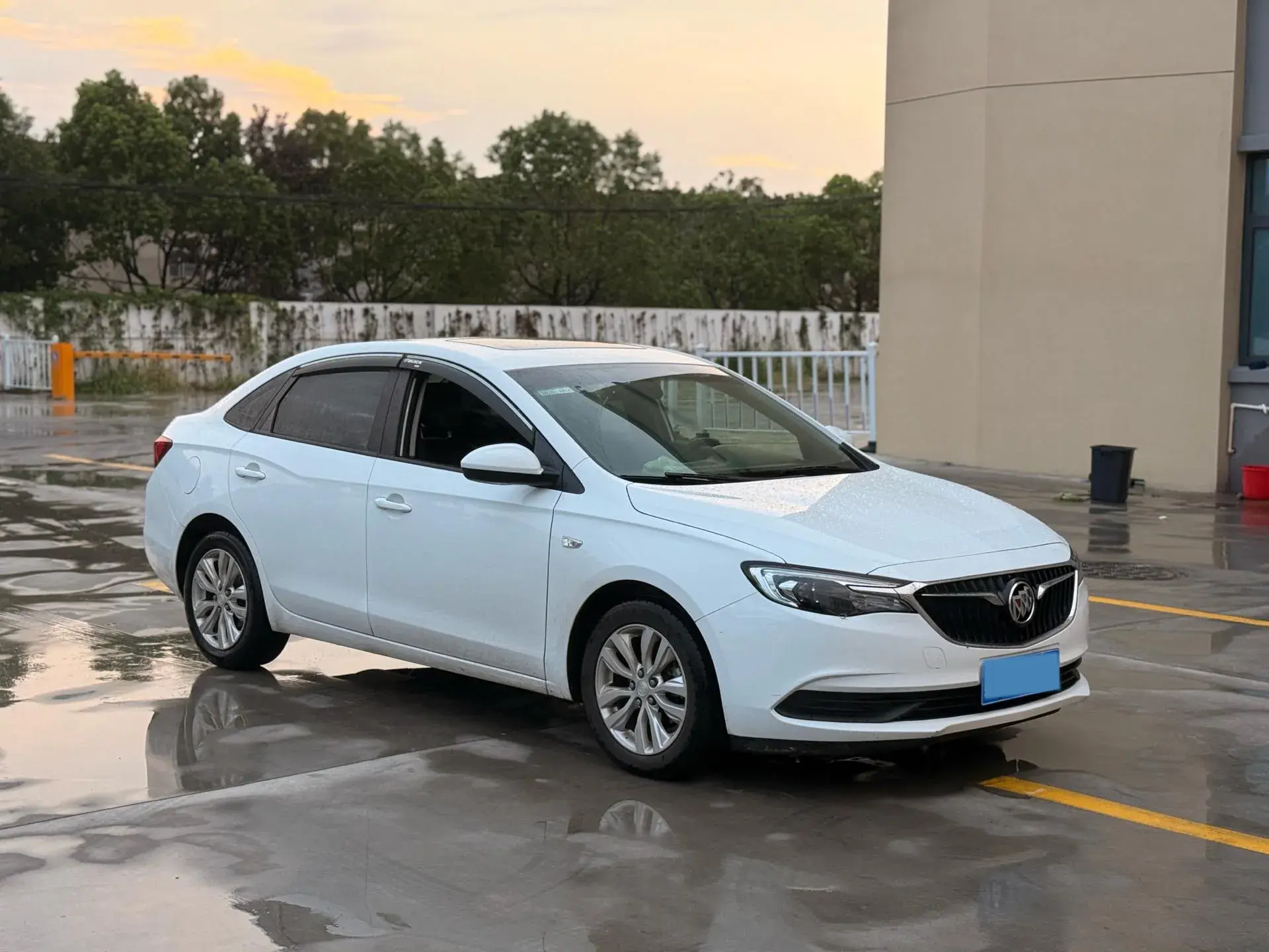 2020 BUICK REGAL thumbnail 3