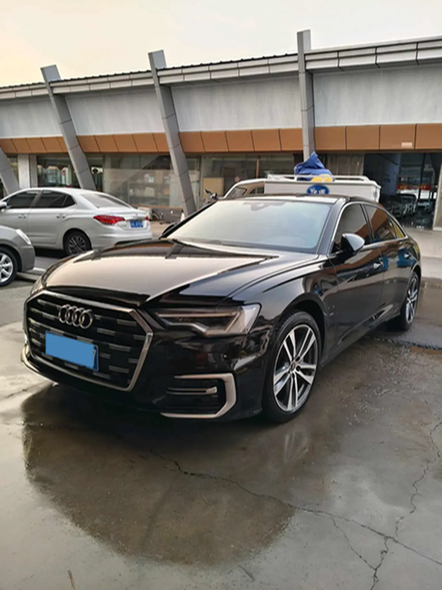 2023 AUDI A6L view 1