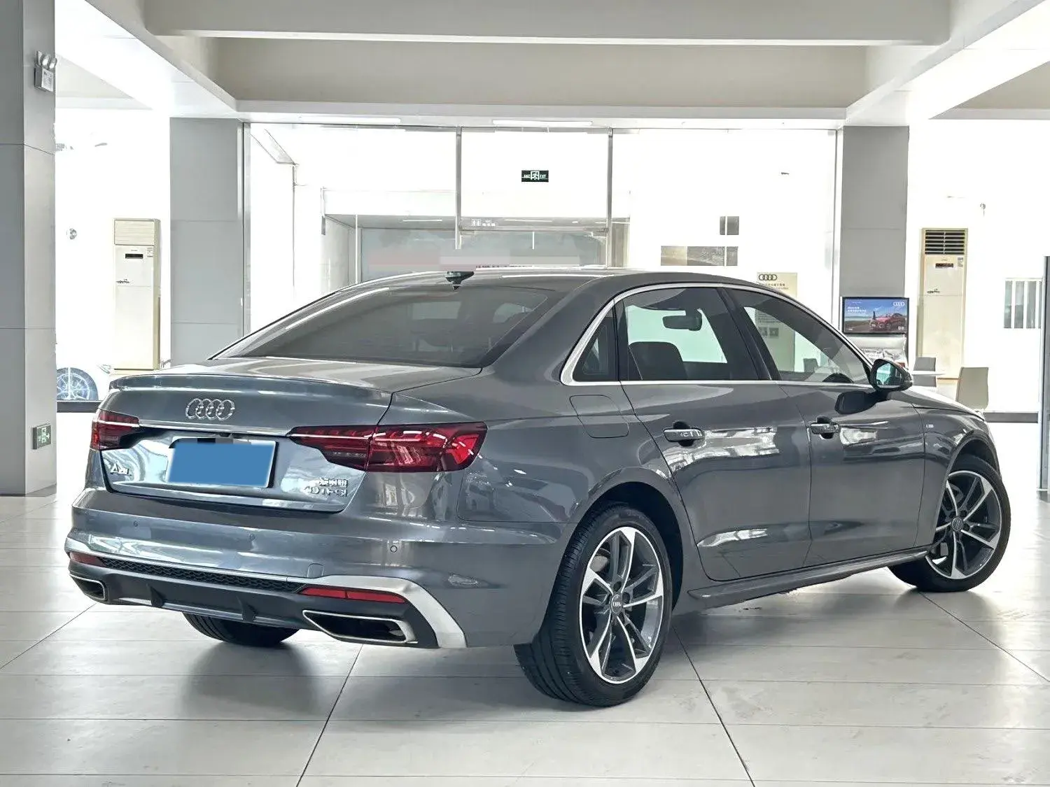 2020 AUDI A4L thumbnail 3
