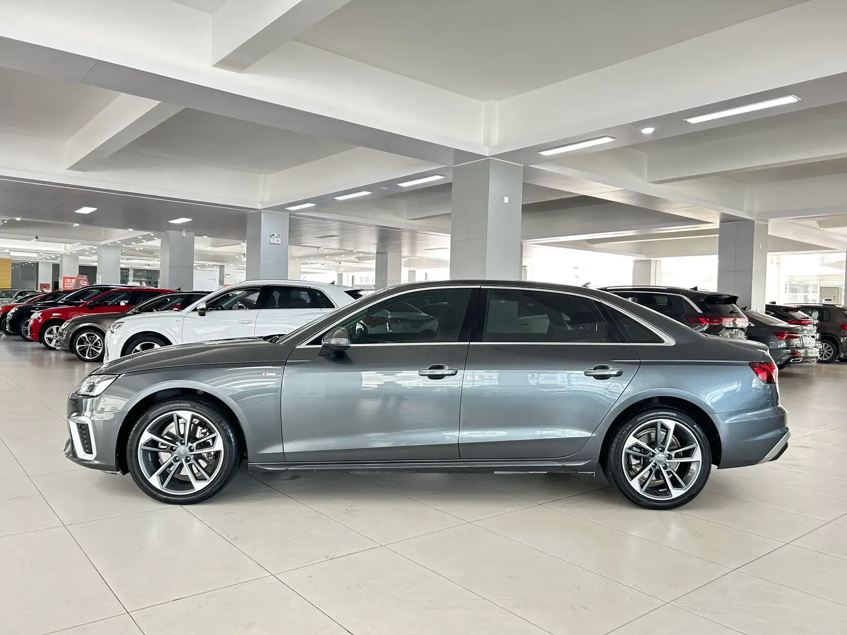 2020 AUDI A4L thumbnail 2