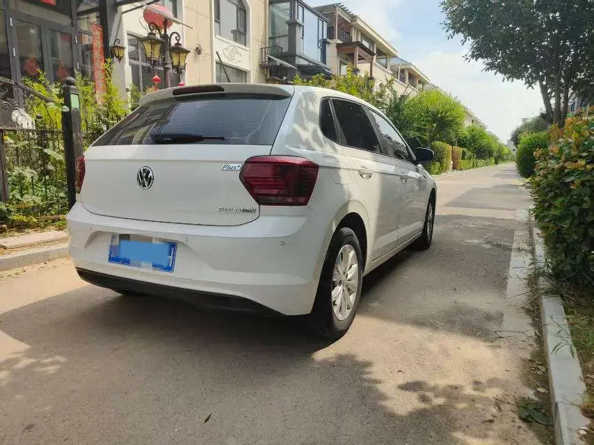 2019 VOLKSWAGEN POLO thumbnail 4