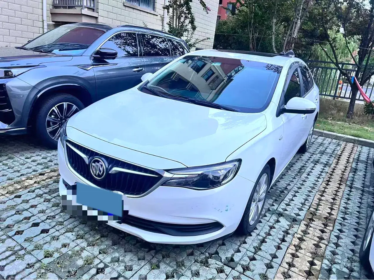 2021 BUICK EXCELLE view 1