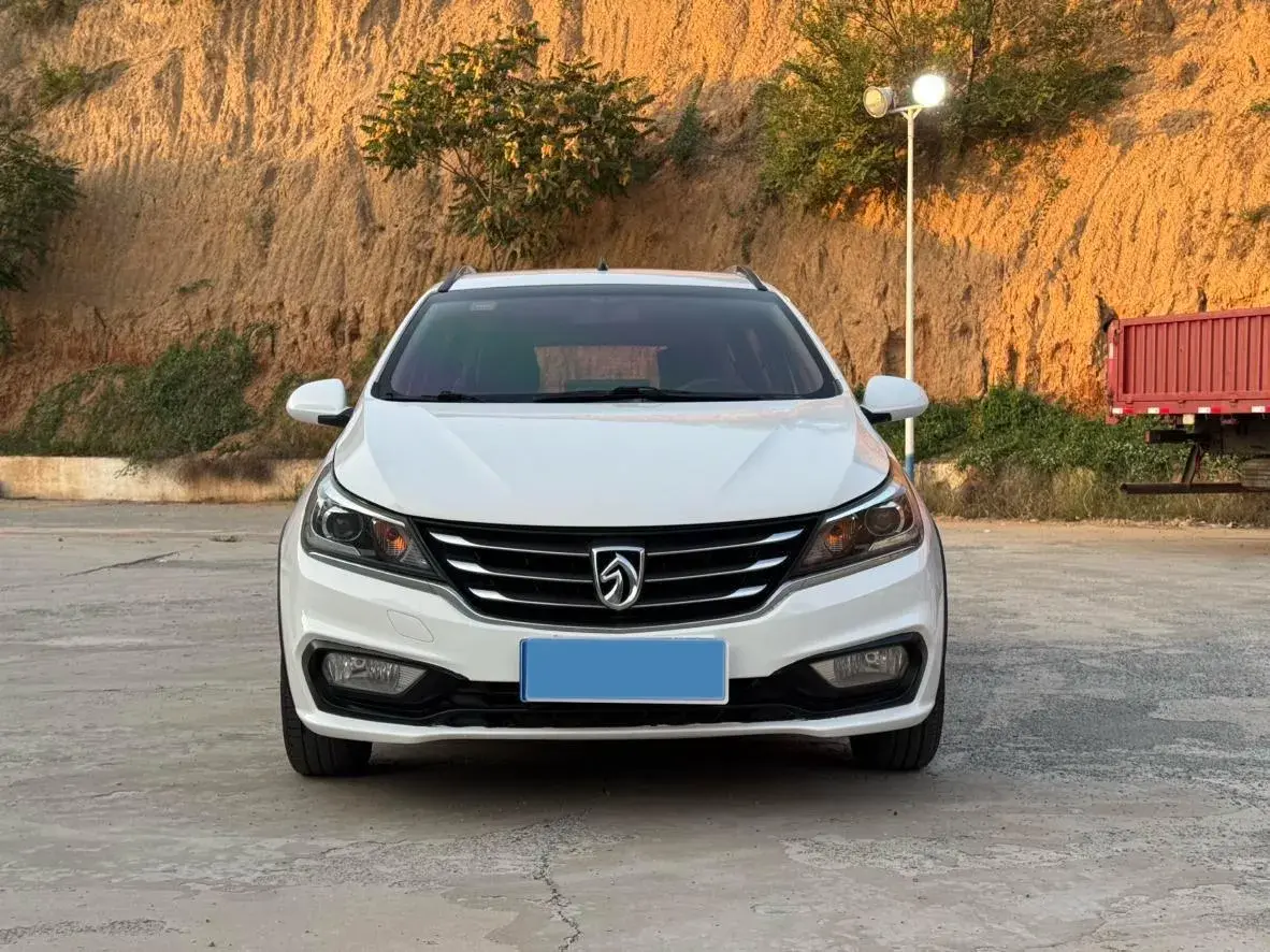 2017 BAOJUN 310W thumbnail 3