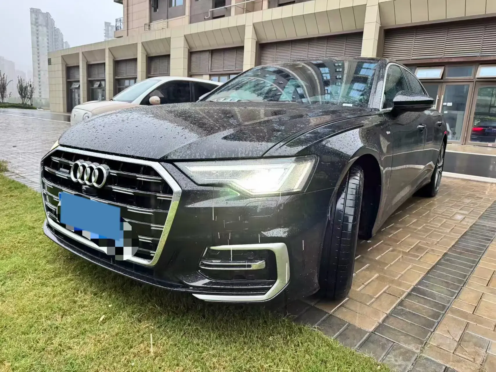 2024 AUDI A6L view 1