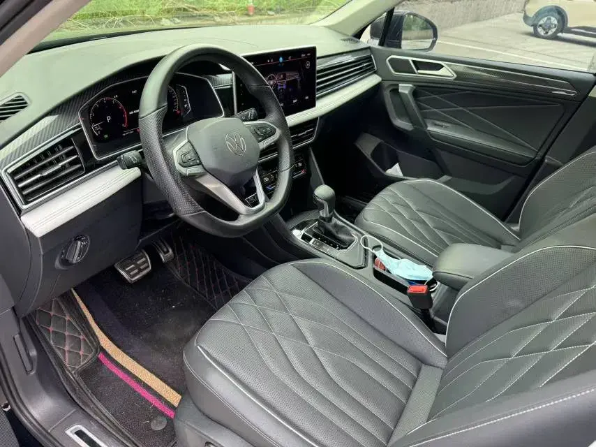 2025 VOLKSWAGEN TIGUAN thumbnail 2