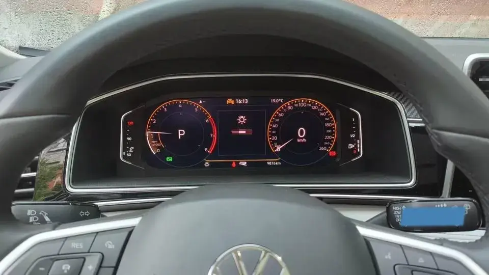 2025 VOLKSWAGEN TIGUAN thumbnail 4