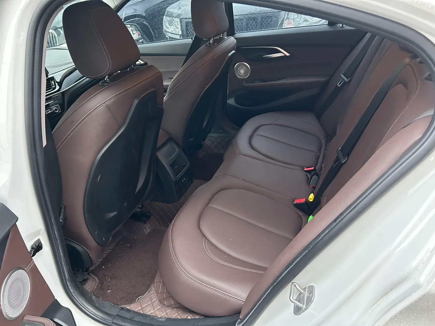 2021 BMW 1 thumbnail 4