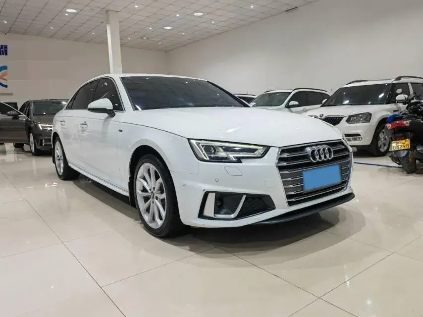 2019 AUDI A4L thumbnail 3