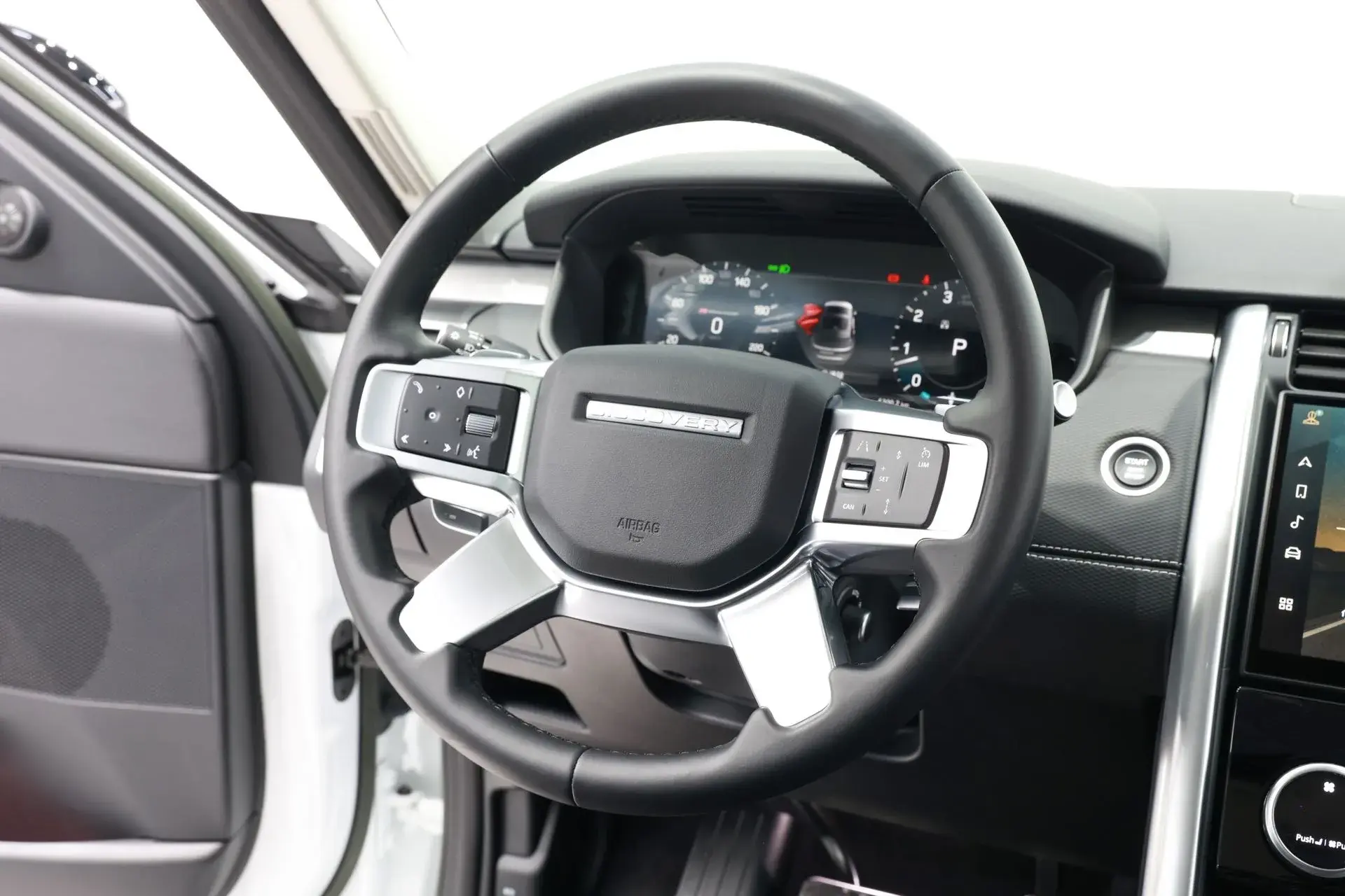 2023 LAND ROVER thumbnail 4