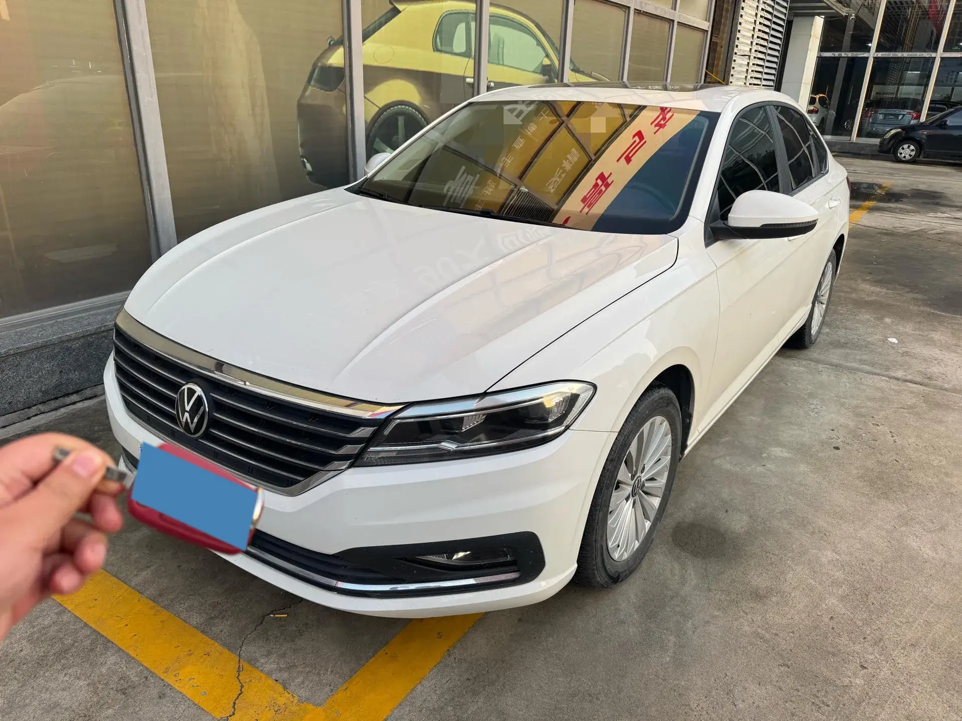 2021 VOLKSWAGEN LAVIDA view 1