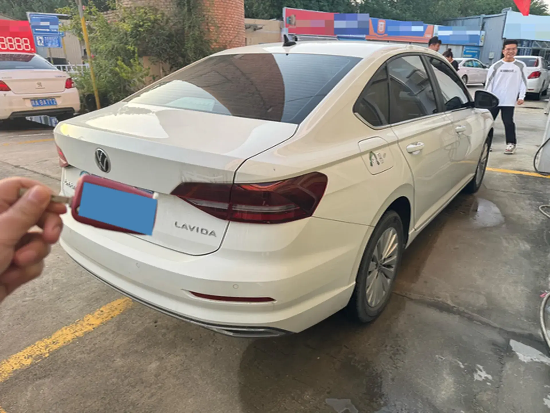 2021 VOLKSWAGEN LAVIDA thumbnail 3