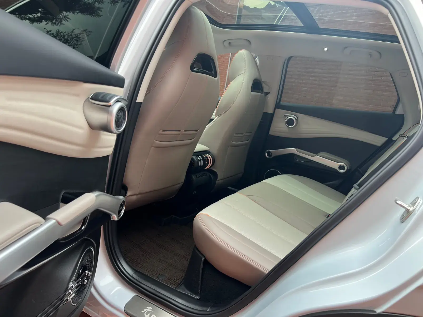 2024 BYD YUAN thumbnail 3