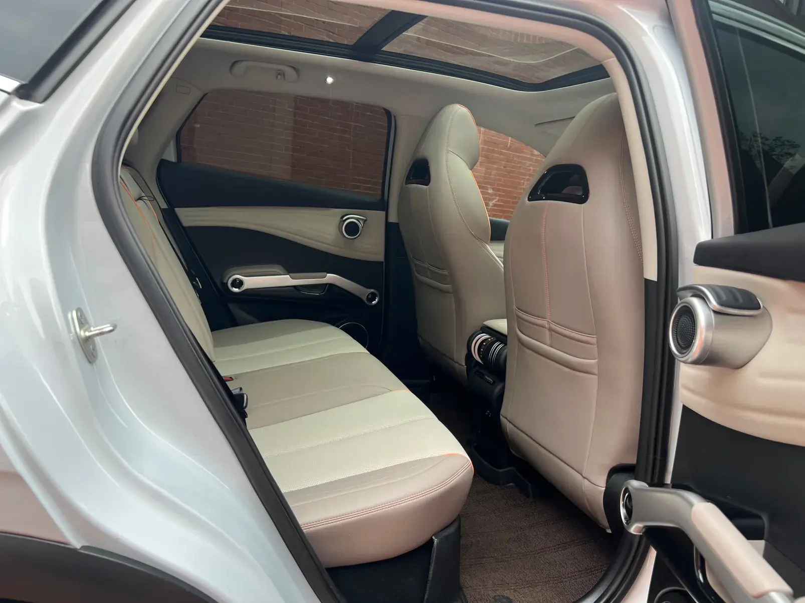 2024 BYD YUAN thumbnail 4